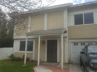 6819 John Dr, Riverside, CA 92509