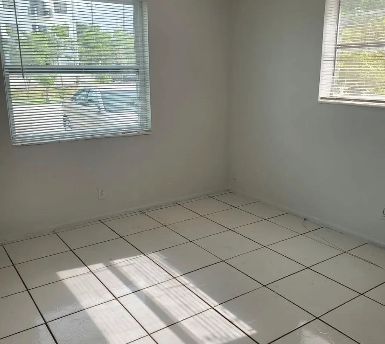 3831 SW 12th Pl — Photo 4