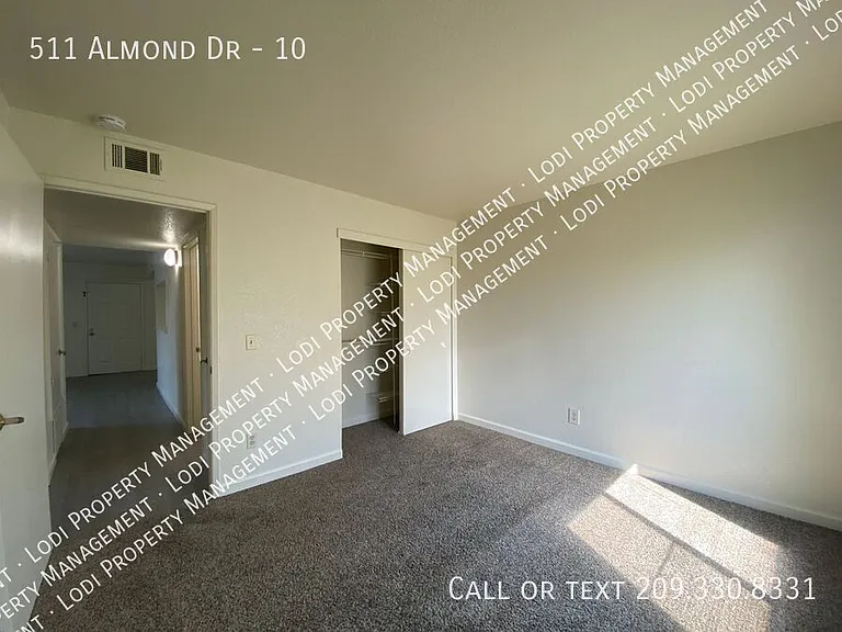 511 Almond Dr #10 — Photo 12