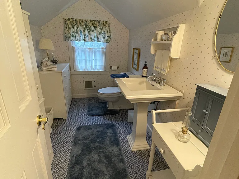 2nd floor half bath