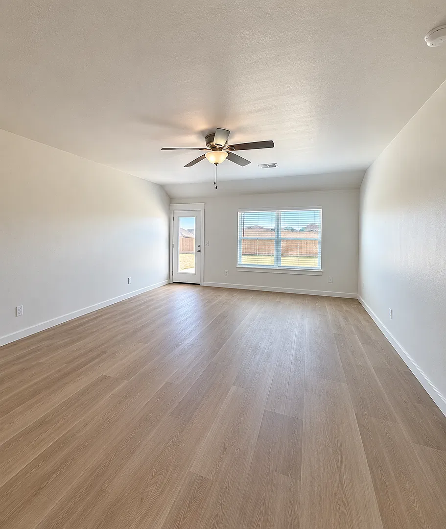 Brand-New 3BR/2BA Home with 2-Car Garage | Guthrie — Photo 3