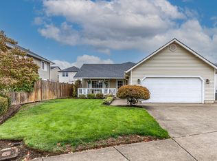 2328 Loch Dr, Springfield, OR 97477