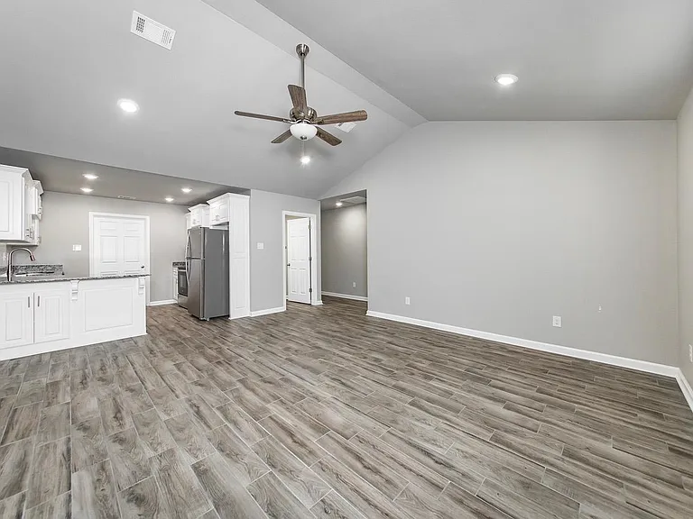 109 Elm St #11 — Photo 11