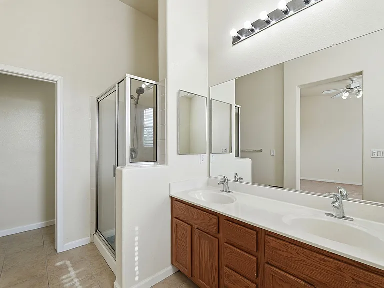 425 Regatta Ln #103-00 — Photo 13
