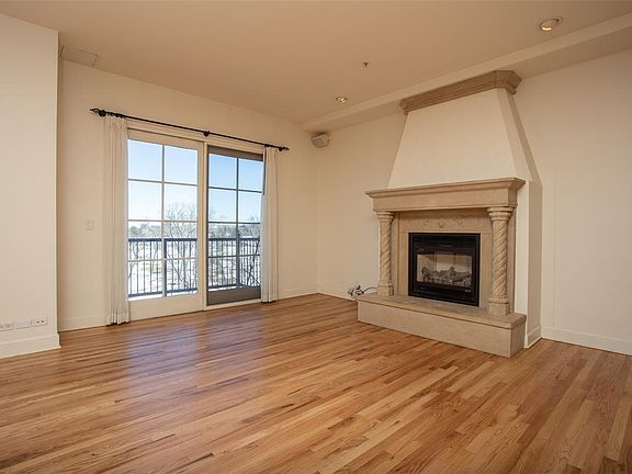 5th image of 25 N Downing St Unit 1-501