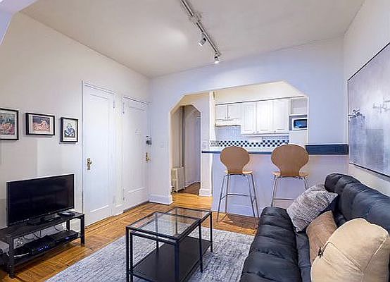 4th image of 405 E 61st St #14B