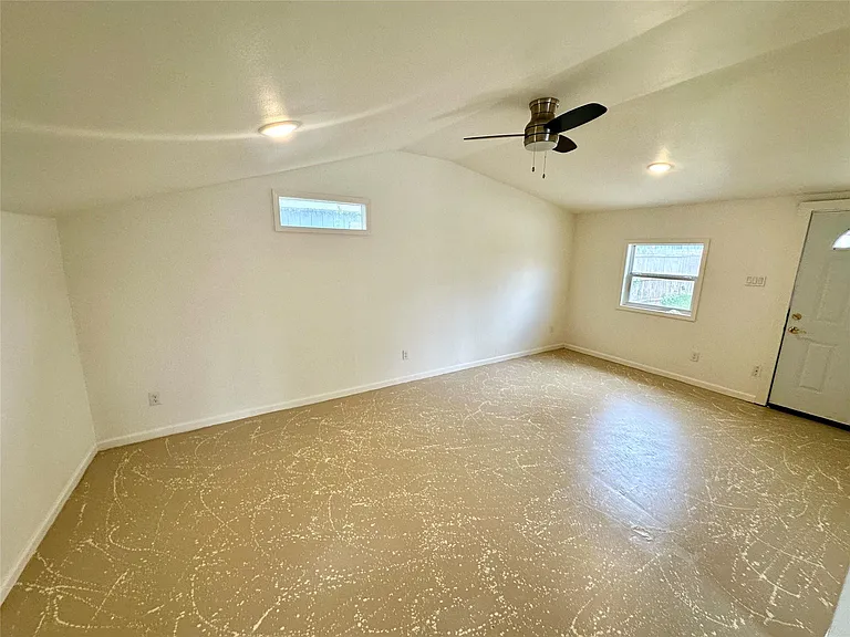 4109 Edison St — Photo 12