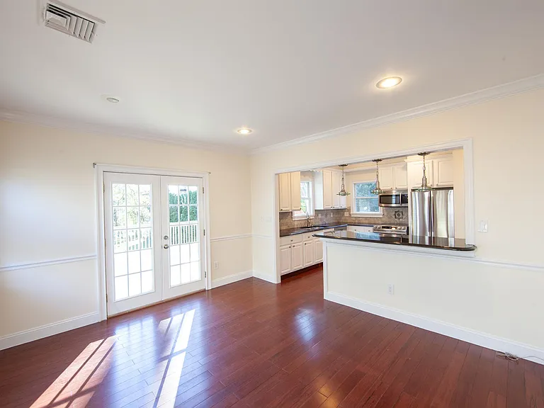 16 Columbus Ave — Photo 10