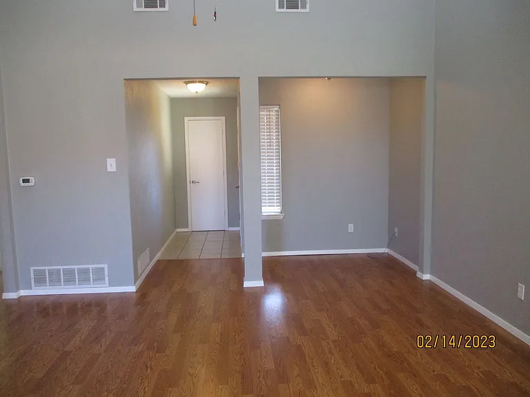 3700 Dauphine Ct — Photo 7