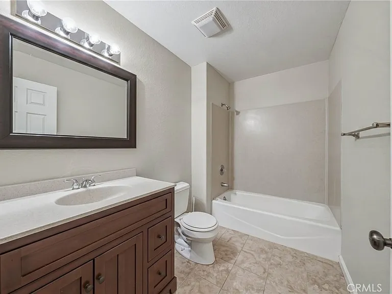 687 Armstrong St — Photo 19