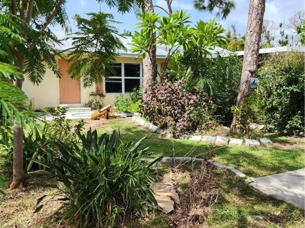 3680 Mango St, Saint James City, FL 33956