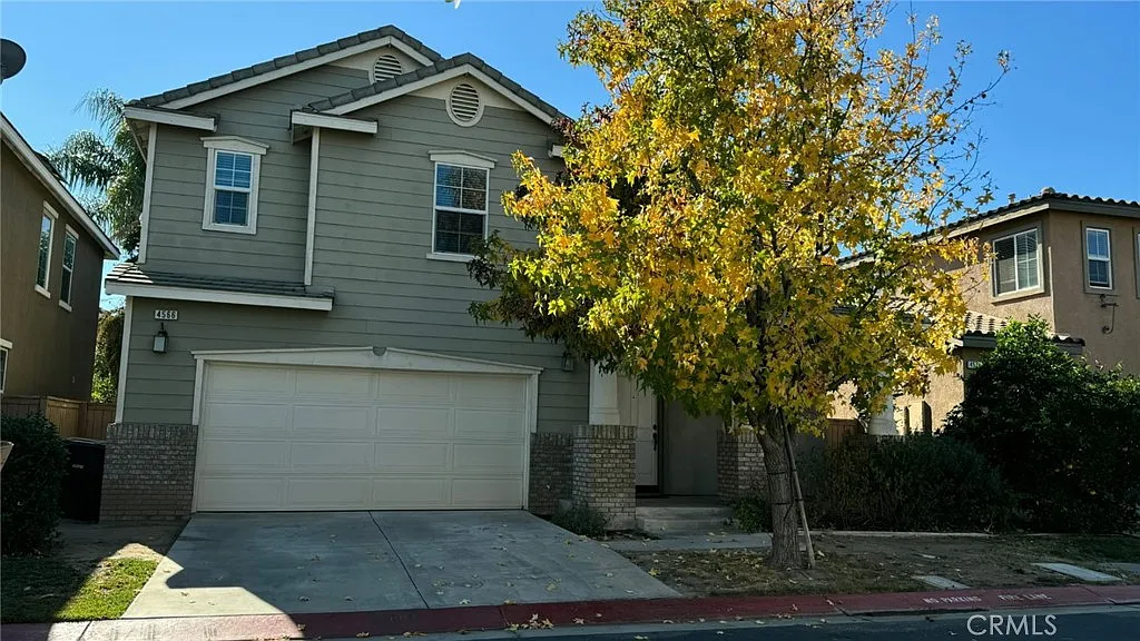 5 bed, 3.0 bath, 2700 sqft, $3,700 — Photo 1
