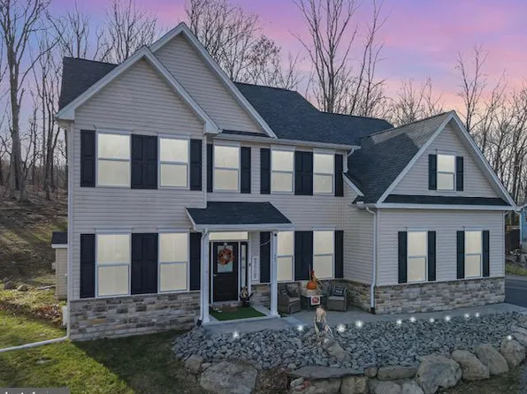 965 McKinley Way, East Stroudsburg, PA 18301