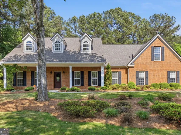 45 Hillsborough Ct, Sharpsburg, GA 30277