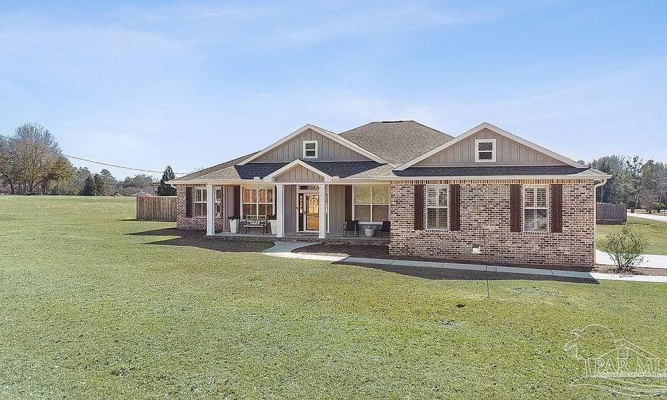 1st image of 680 Carmody Hill Rd