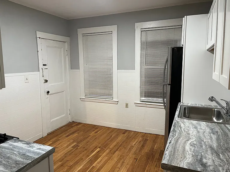 16 Glenside Ave #1R — Photo 10