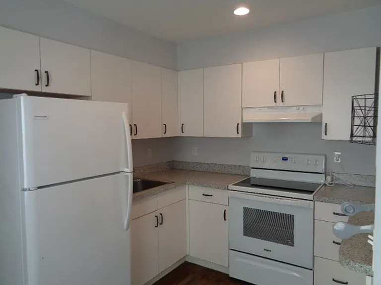4025 Falls Rd — Photo 9