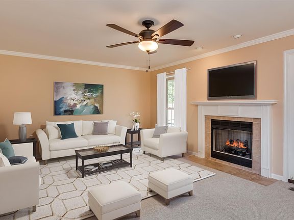 2nd image of 220 Cody Ct
