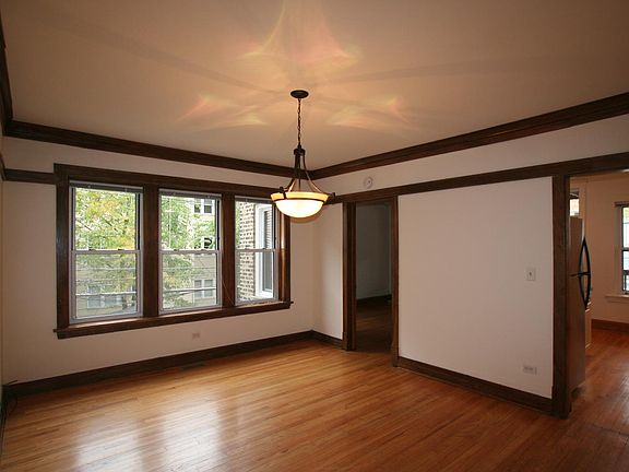 5th image of 1462 W Warner Ave #2