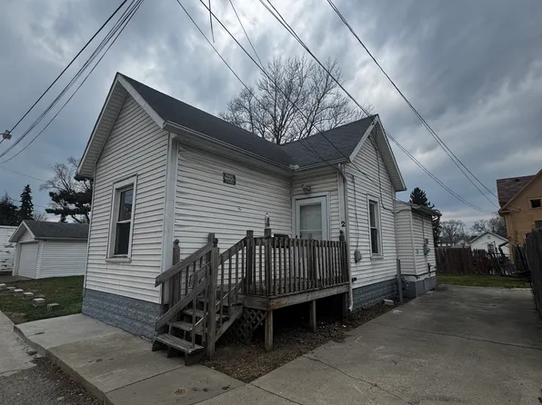 2 Riverside Ct, Toledo, OH 43611