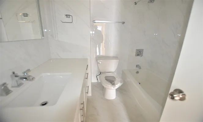 Rented by Manhattan Realty Group | media 19