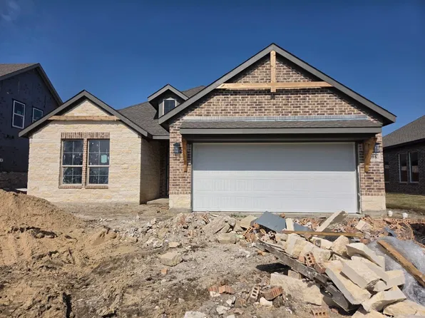 808 Silverleaf Dr, Ennis, TX 75119