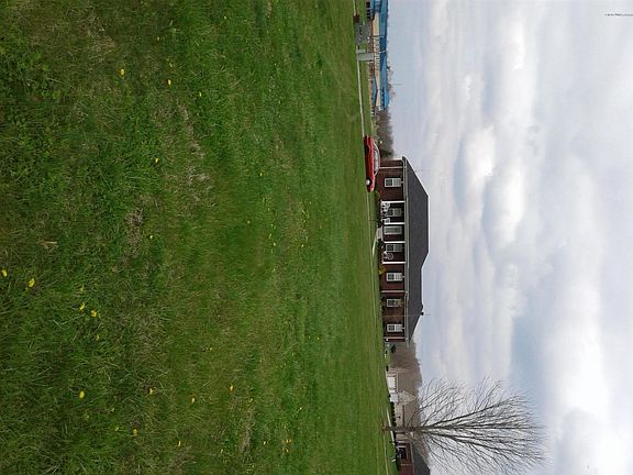 3rd image of 70 Oak Tree Way