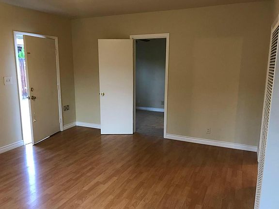 3rd image of 44 Eloise St