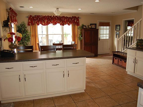 5th image of 8201 San Augustine Ln