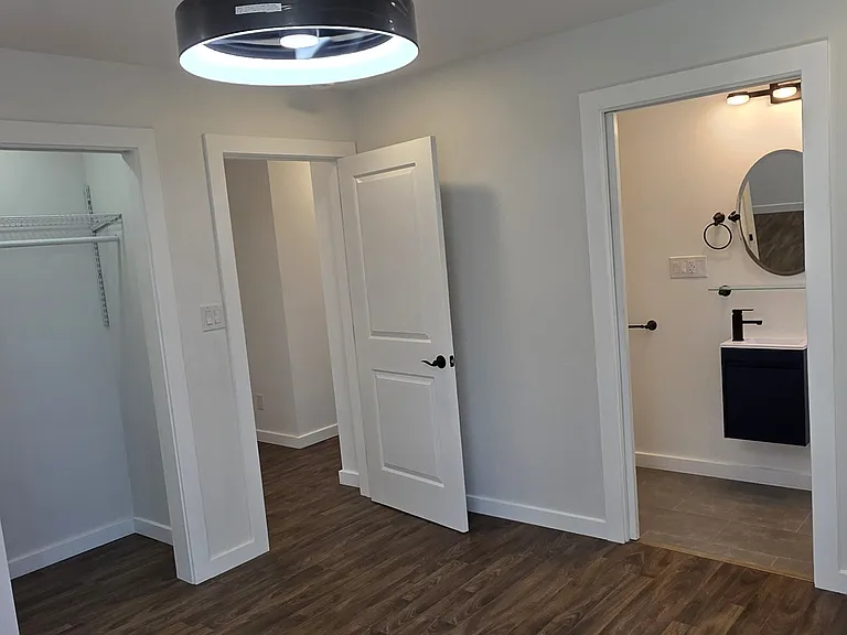425 Daisy Ln — Photo 17