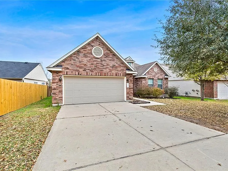 354 Camelia Pkwy — Photo 1