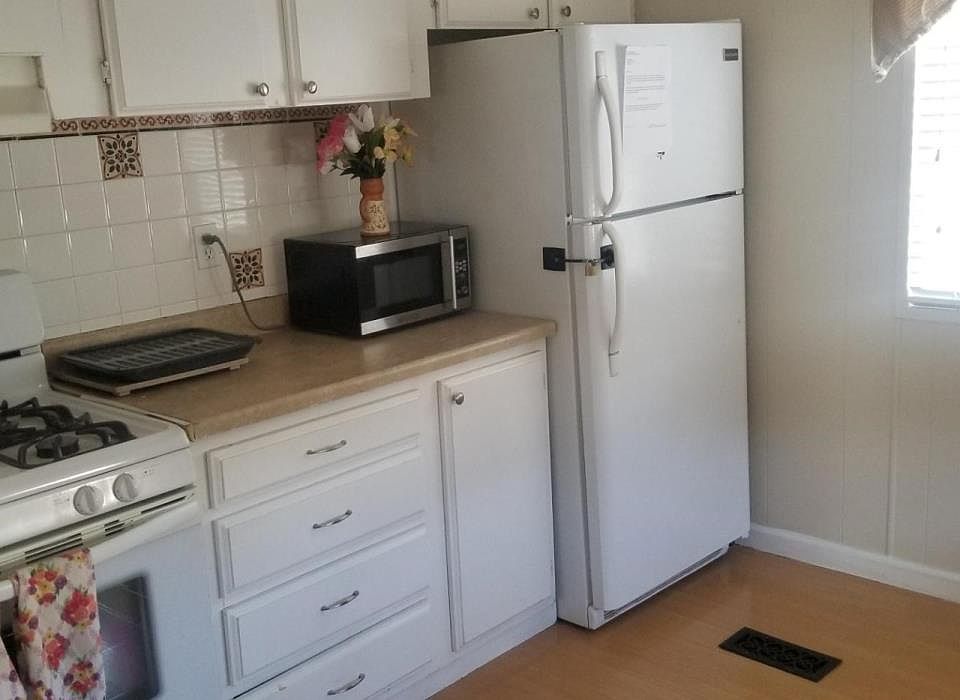 2nd image of 8282 Murray Ave