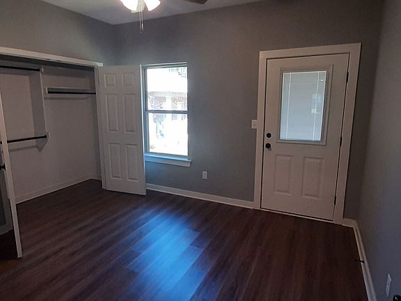 3rd image of 512 N Oak St