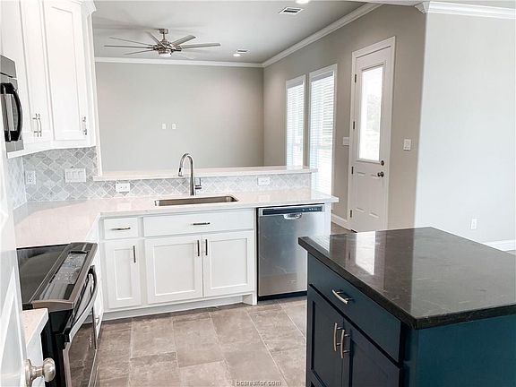 3rd image of 4056 Golden Eagle Dr