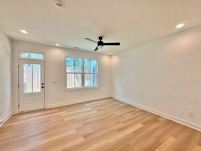 4821 Gossamer Ln #102 — Photo 7