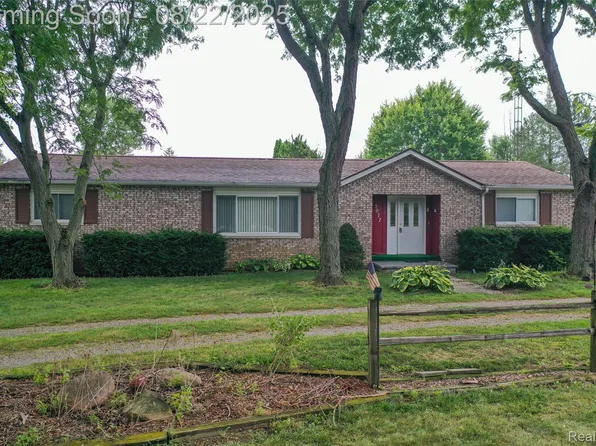 5077 W Mount Morris Rd, Mount Morris, MI 48458