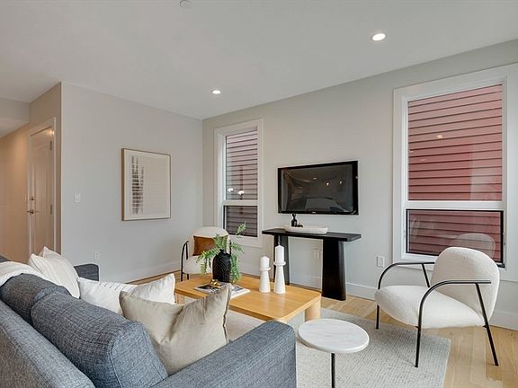 5th image of 165-167 Bowen St #3