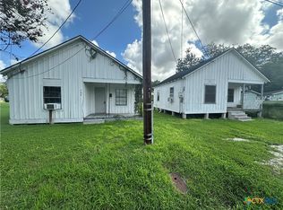 704 & 706 E Forrest St, Victoria, TX 77901