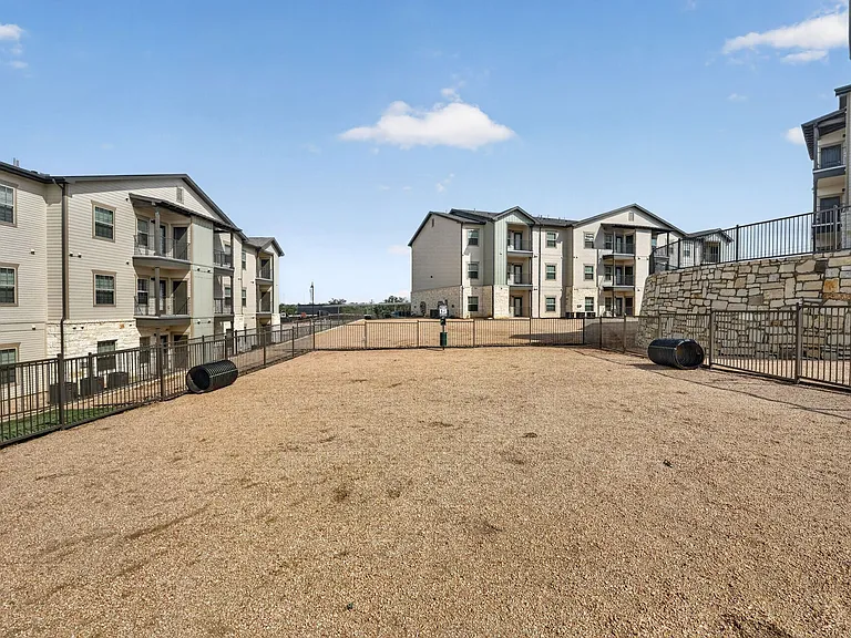 Woodview — Photo 39