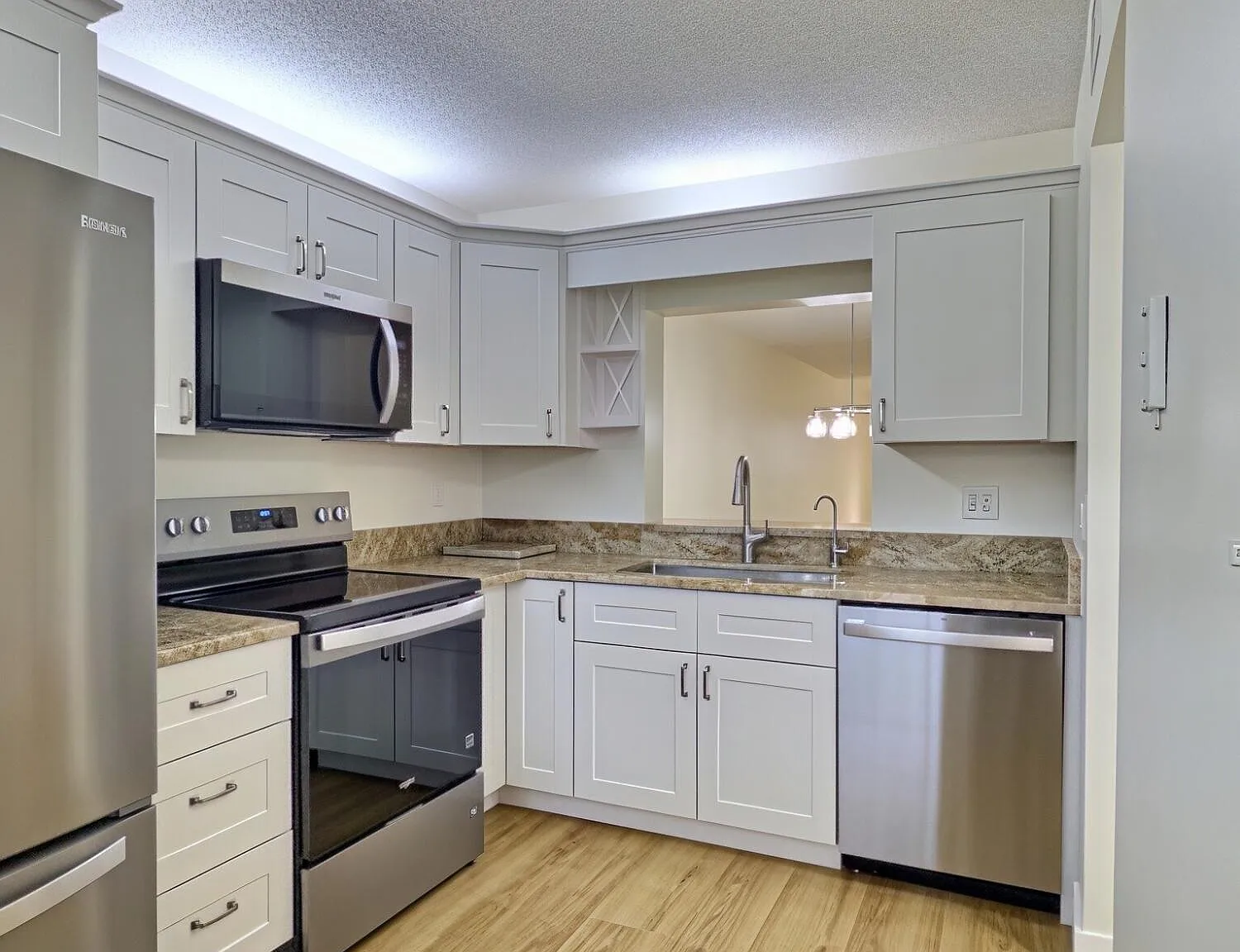 2 bed, 2.0 bath, 1136 sqft, $2,400 — Photo 1
