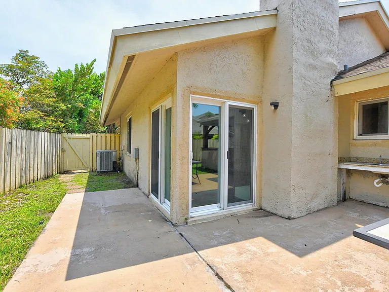 7813 Kenway Pl W — Photo 36