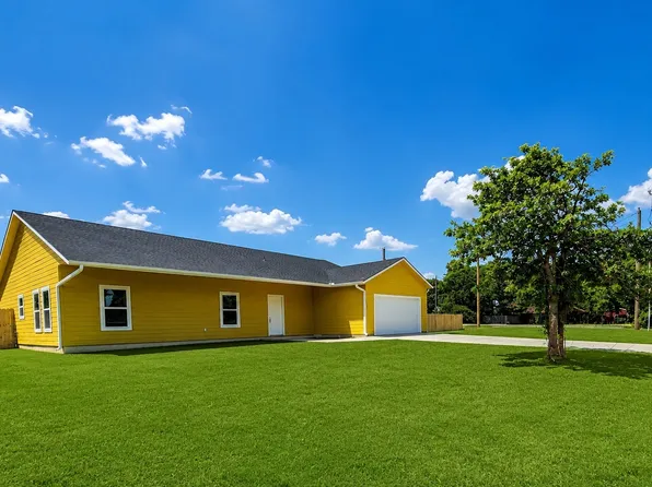 400 Susan Dr, Kennedale, TX 76060