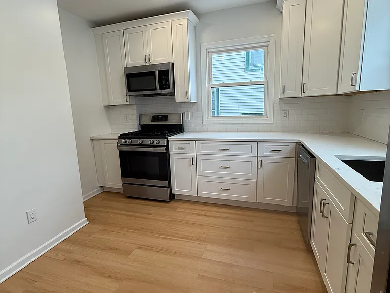 35 Mountainview St #2 — Photo 8