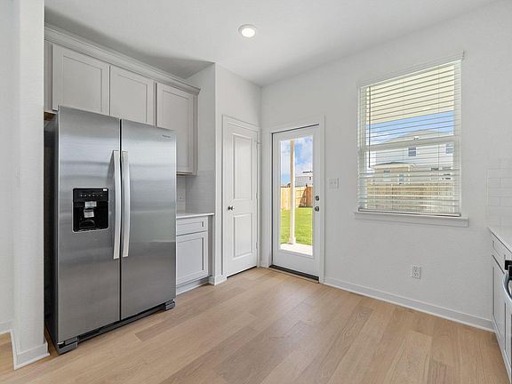 4th image of 608 Rubber Tree Way