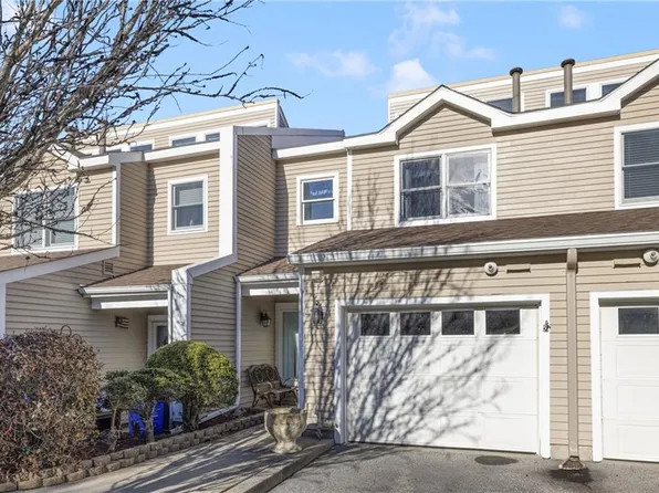 53 Lawton Brook Ln, Portsmouth, RI 02871