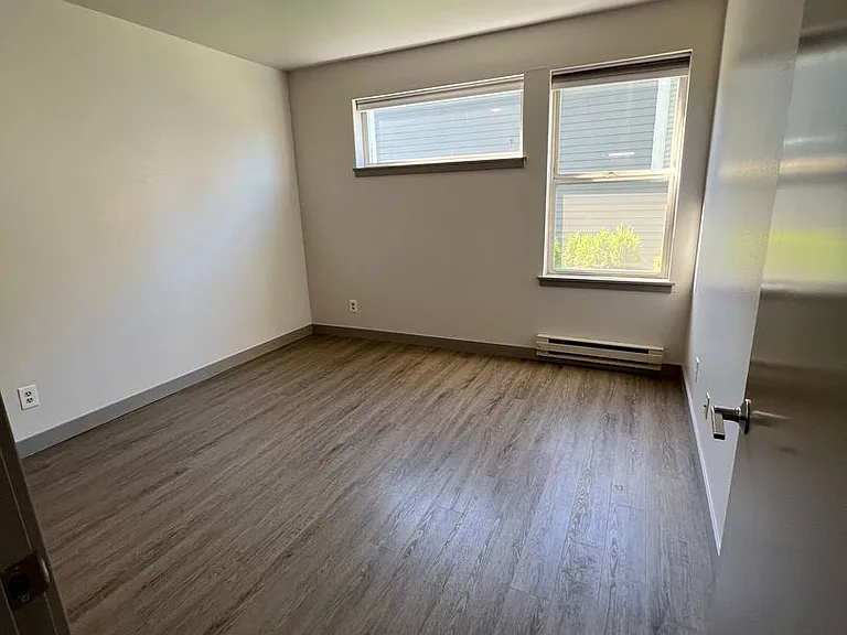 2921 Federal Ave — Photo 15
