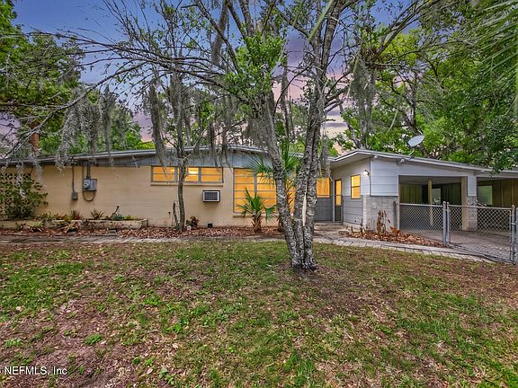 2nd image of 1640 CHATEAU Drive