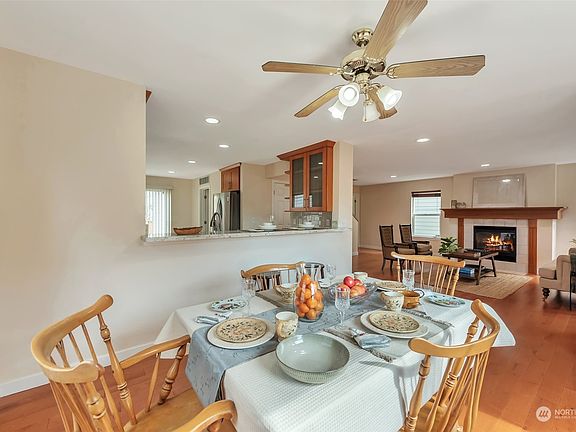 5th image of 10160 225th Terrace NE