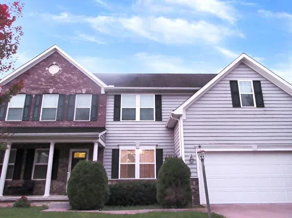 8943 Shady Woods St NW, Canal Winchester, OH 43110