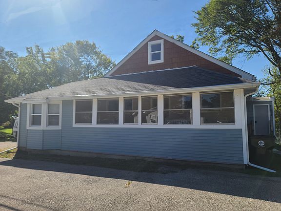 2nd image of 42624 N Lake Ave